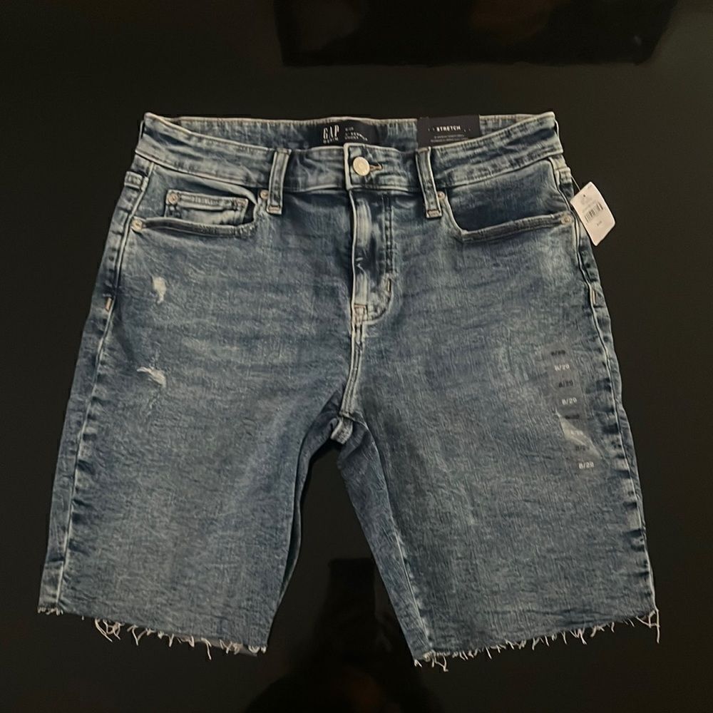 NWT GAP cotton mid rise 9” jean short 29’